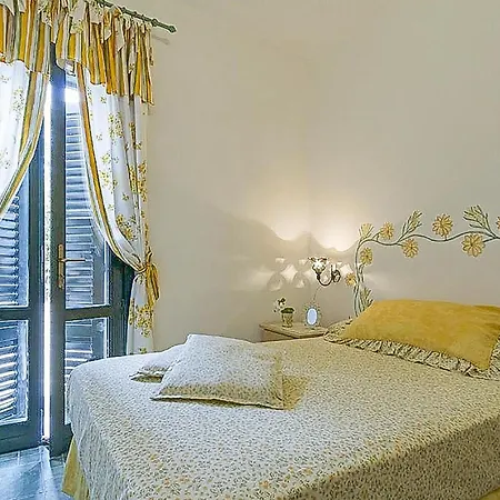 Beautiful In Siracusa With House Sea View