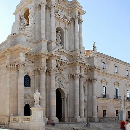 Beautiful In Siracusa With House Sea View Holiday home